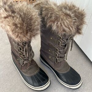 Never Worn  Sorel Joan of Artic waterproof boots